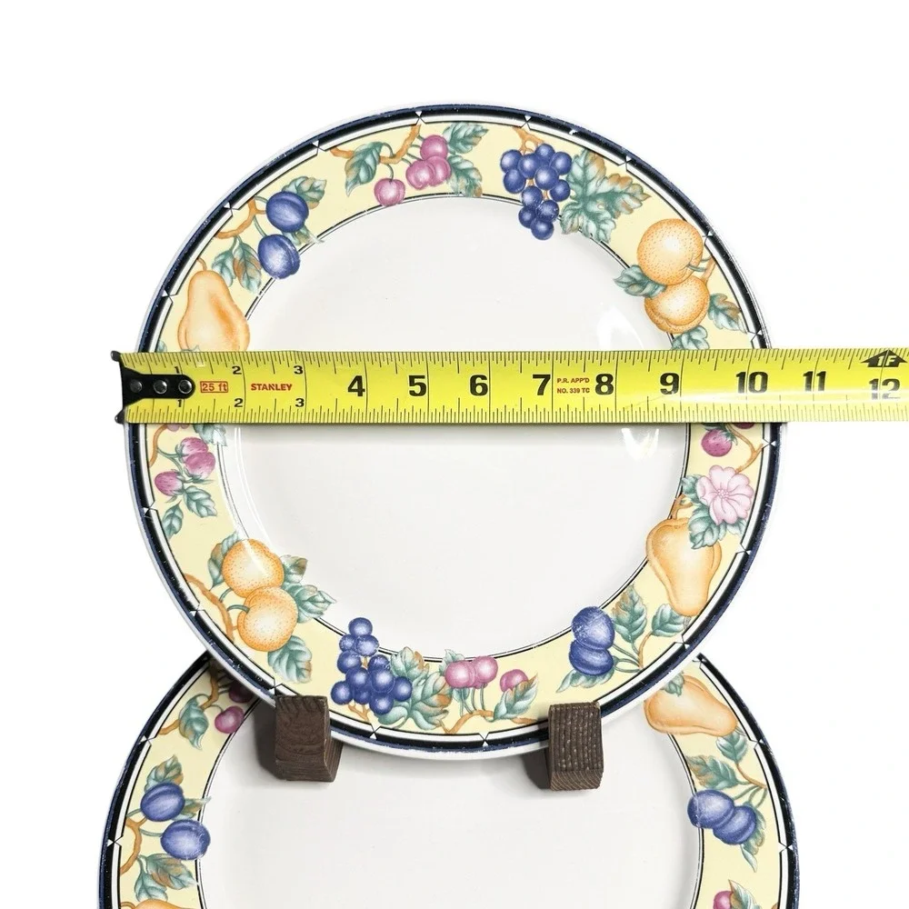 Oneida Orchard Select Plate Set Of 8: (4) 10.5